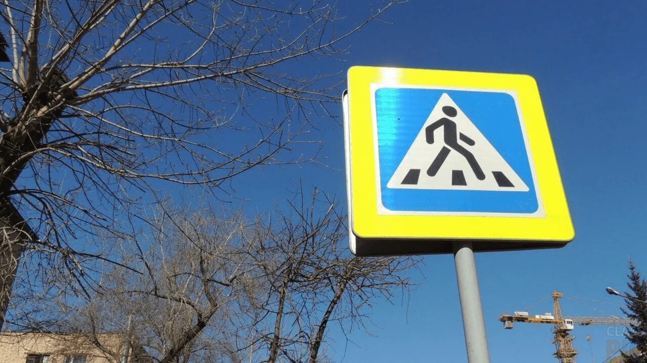 На 12 улицах Саратова поставили новые дорожные знаки. Подробнее - vk.cc/cvbMvj Ф