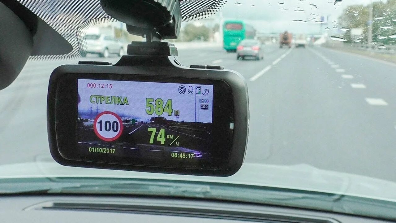 Как работает видеорегистратор в машине. Авторегистратор хендай h-dvr08. Видеорегистратор с питанием от бортовой сети. Как работает видеорегистратор в машине. Видеорегистратор в стойку.