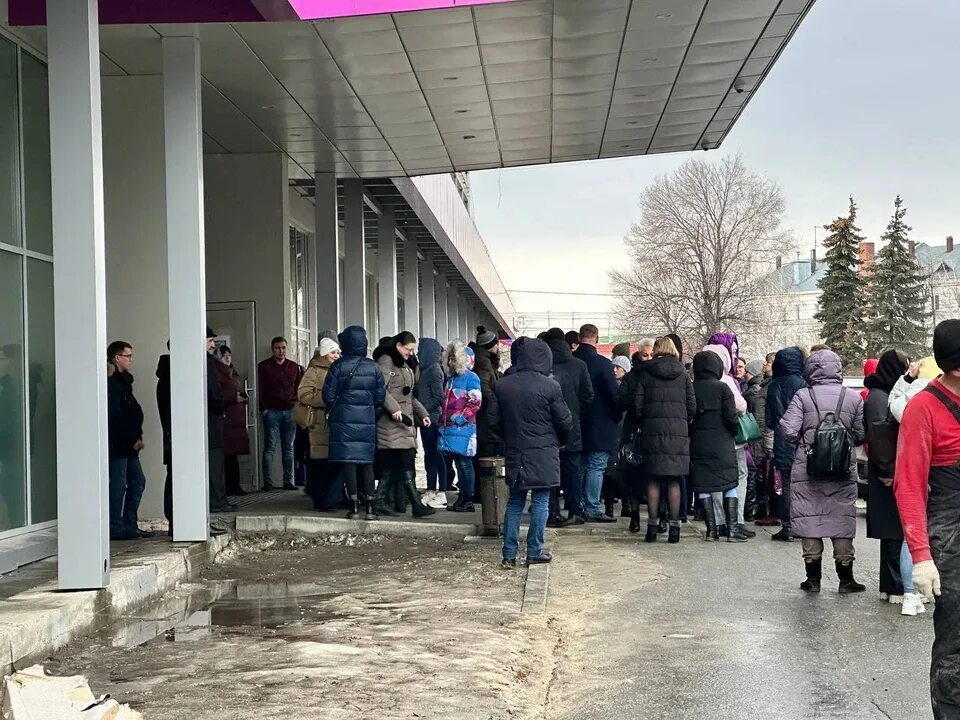 Эвакуация людей. Эвакуация жителей. Пожарная эвакуация. Эвакуация населения фото. Тревога в ульяновске