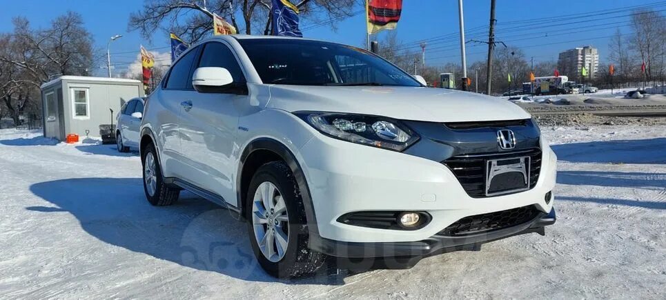 Honda vezel 2020. Везел хабаровск. Везел хабаровск. Хонда vezel гибрид. Диски литые белые на honda vezel.