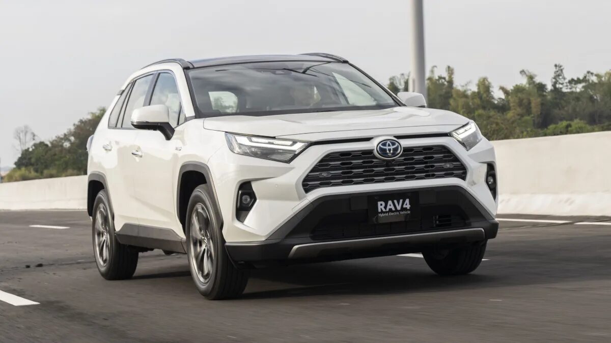 Toyota rav4 2022. Новая рав 4 новая механика. Toyota rav4 2020 interior. Тойота рав 2022 в новом кузове. Toyota rav4 2021 interior.