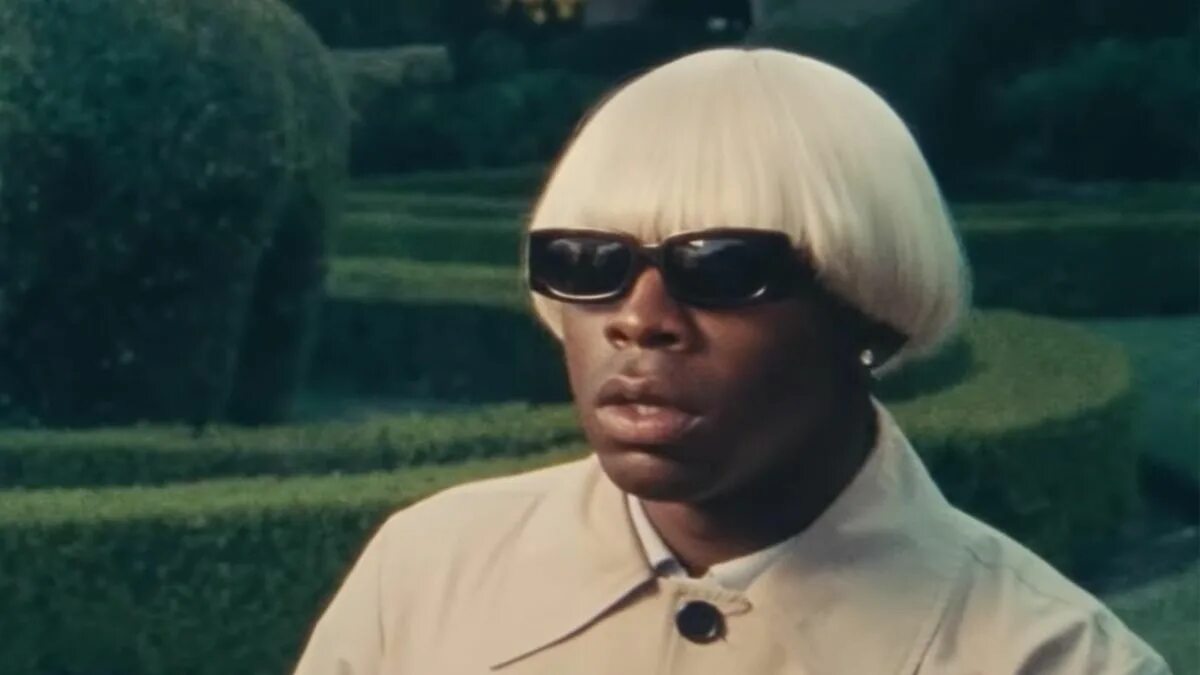 Think 1 hour. Tyler the creator блондин. Tyler the creator с белыми волосами. Tyler the creator прическа. Темнокожий блондин.