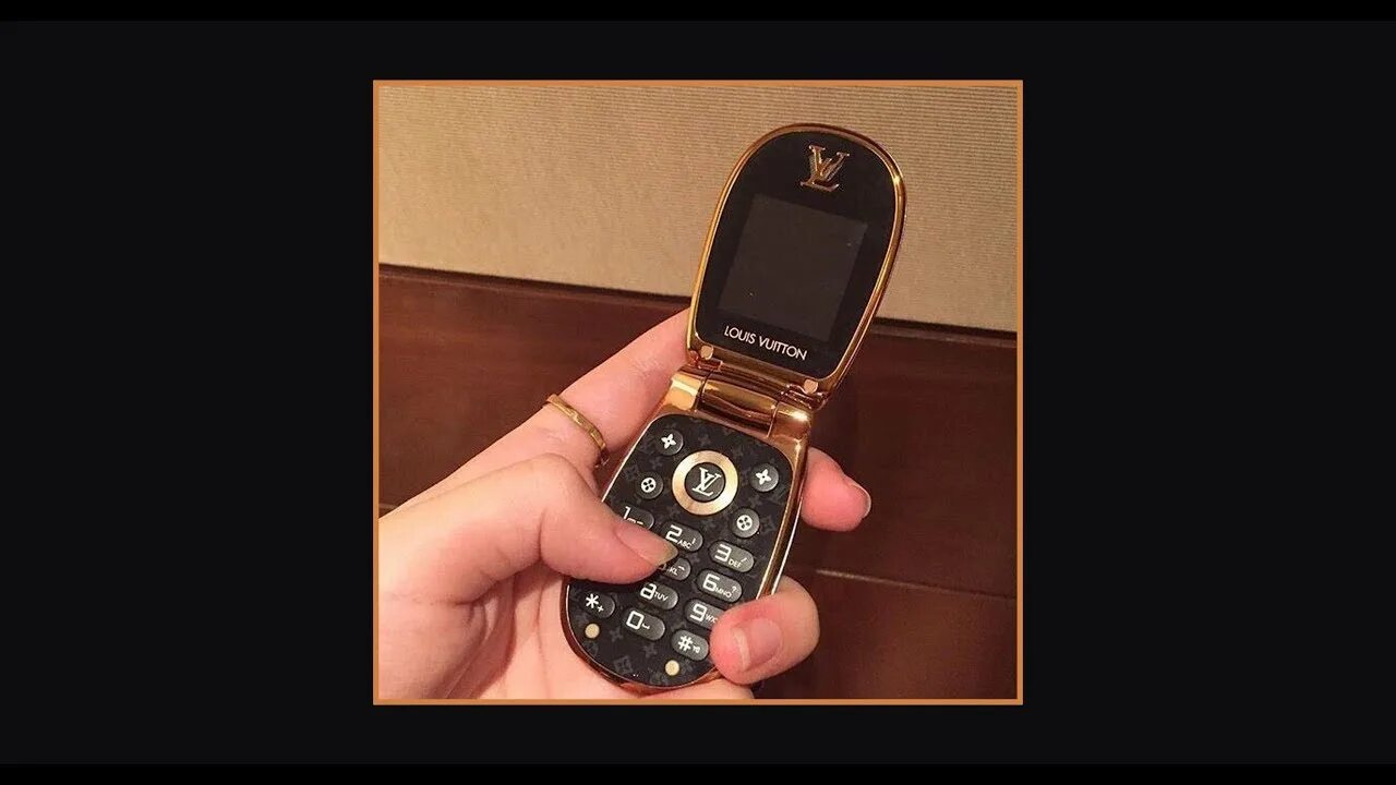 Louis vuitton телефон раскладушка. Раскладушка луи виттон. Раскладушка луи виттон. Мини телефон lv. Louis vuitton телефон раскладушка.