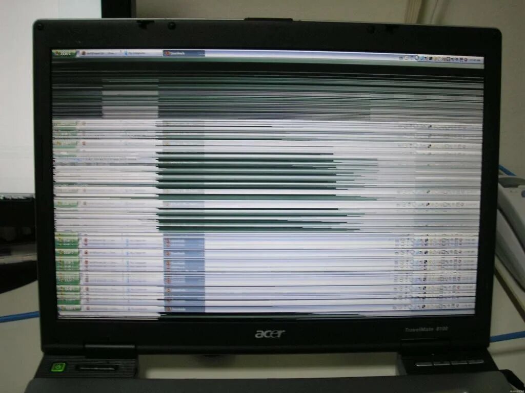 Дергается экран что делать. Монитор асус рябит экран. Мерцание монитора ноутбука. Мерцает экран на ноутбуке. Горизонтальные полосы на экране ноутбука.