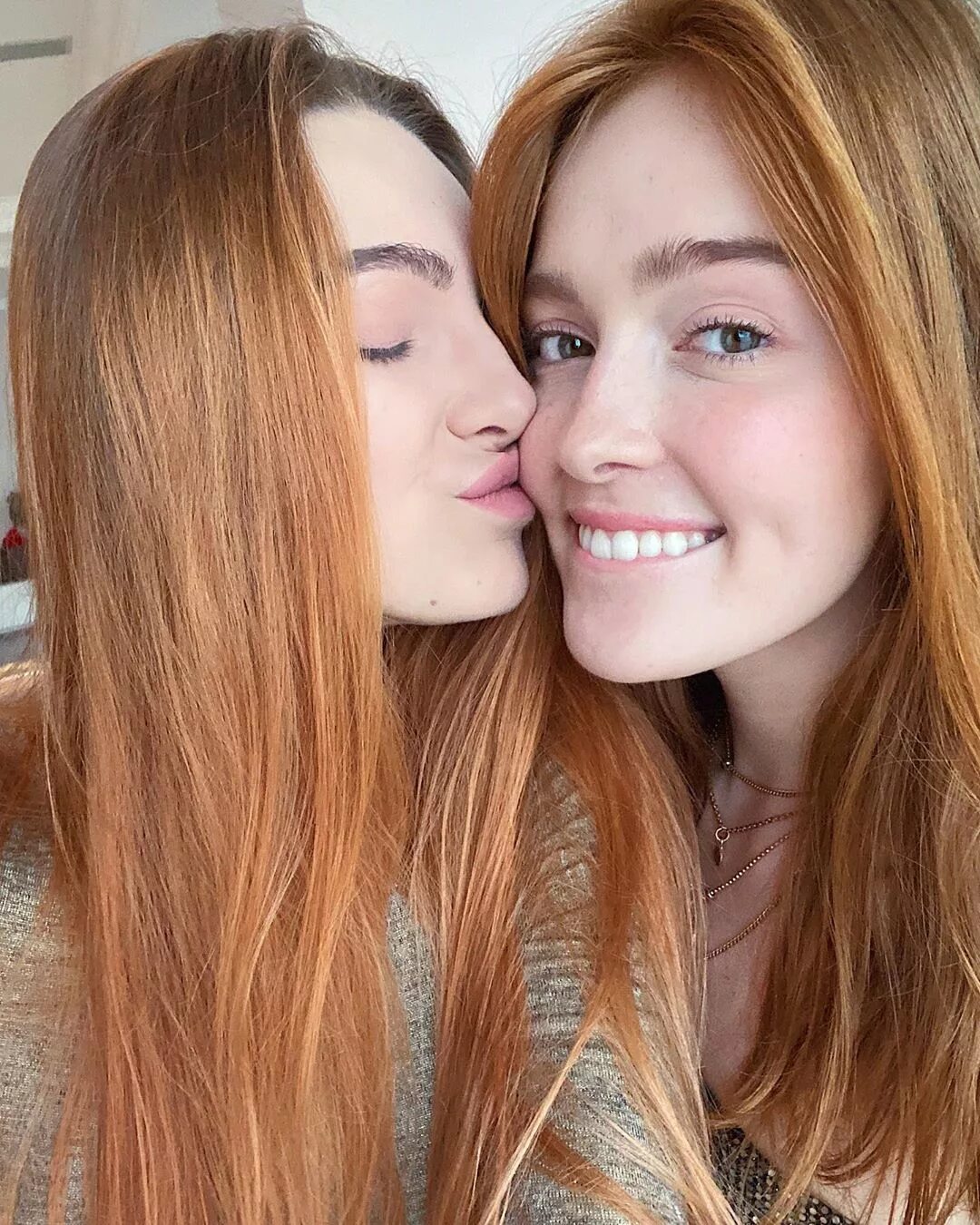 Lissa lesbians. Stella Flex Jia Lissa. Jia Lissa улыбается. Nancy Ace Jia Lissa.