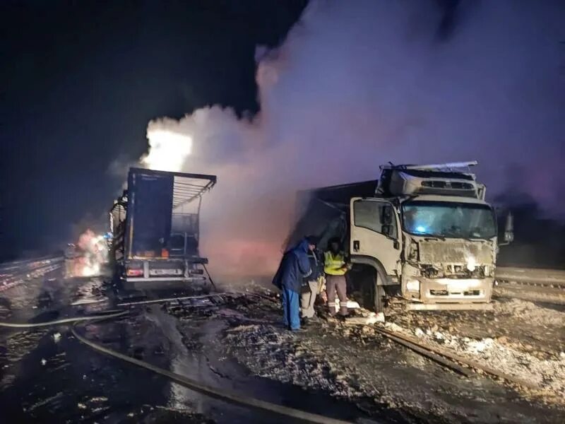 Новости 7 2 2023. Сгорела фура на трассе. ДТП на трассе м5 под Сызранью.