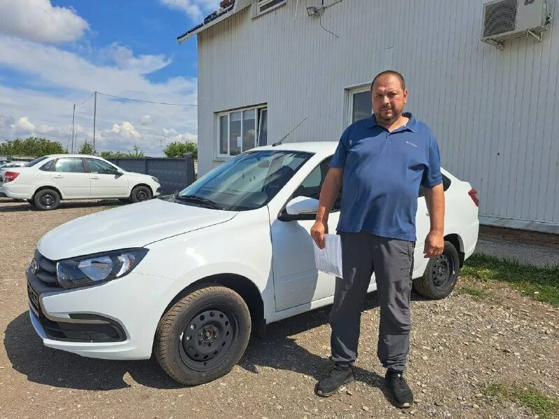 Оками запад екатеринбург металлургов. Авторынок енакиево. Лупинский александр новосибирск. Уаз команда а. Автохолдинг плюс тольятти.