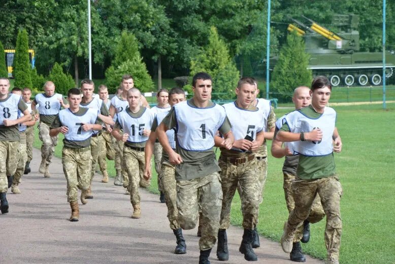 Физподготовка ОМОН. Физическая подготовка военнослужащих. Омоновцы физическая подготовка. Сдача нормативов в ОМОН. Сдача физо 2024