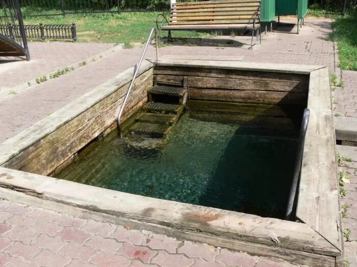 Тополевка родник. Колодец ключик вода. Ясный колодец короча. Родник удмуртии. Родник викурдан.