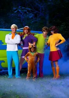 Classic Plus Size Scooby Doo Fred Costume.