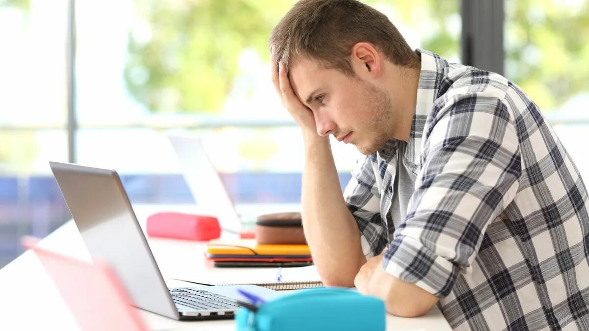 Мужчина в стрессе. Стресс картинки. Разочарованный. Solve stress. Solve stress.