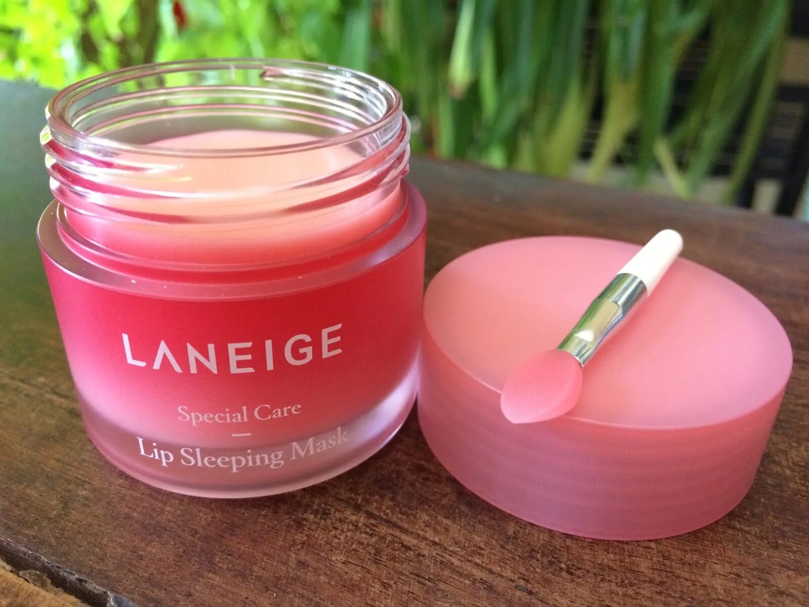 Маска для губ Laneige. Ночная маска Laneige розовая. Lineage Lip sleeping Mask. Laneige бальзам для губ