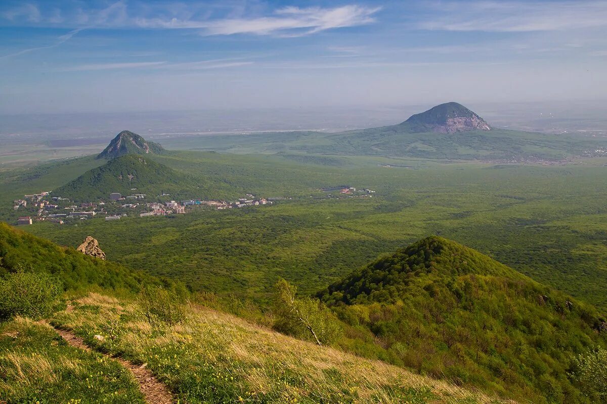 Бештау и Машук горы Пятигорск. Пятигорск гора Бештау Машук Эльбрус. Гора Машук Минеральные воды. Горы лакколиты Пятигорск. Детский кмв