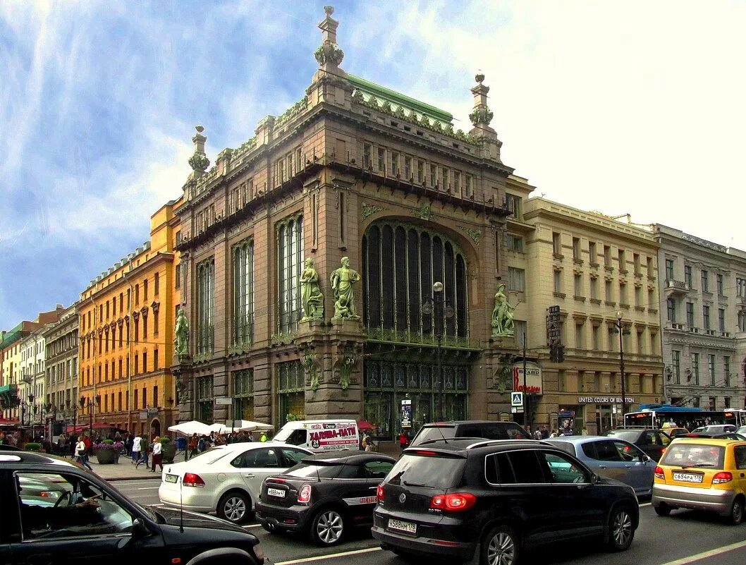 Магазин себе в дом в санкт петербурге. Елисеевский в Питере. Дом торгового товарищества братья Елисеевы в Санкт-Петербурге. Елисеевский магазин на Невском проспекте в Петербург.