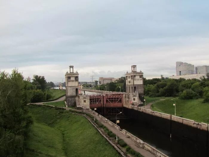 Поселок шлюзы. Печатники шлюзы остров. Парк Коломенское шлюз. Шлюз Стрешнево. Посёлок шлюзы в Москве.