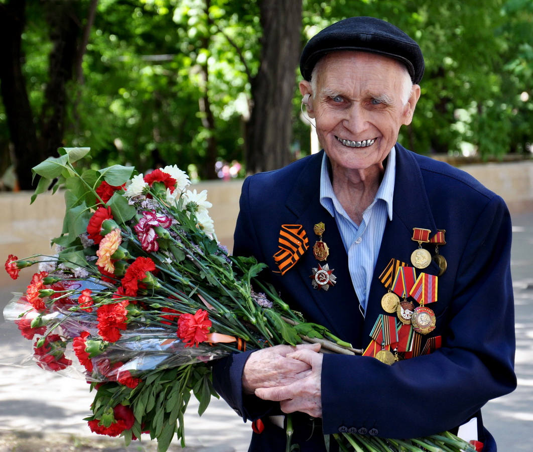 День победы участники вов. Ветераны Великой Отечественной войны. День Победы ветераны. Лже ветераны ВОВ. Дедушка ветеран.