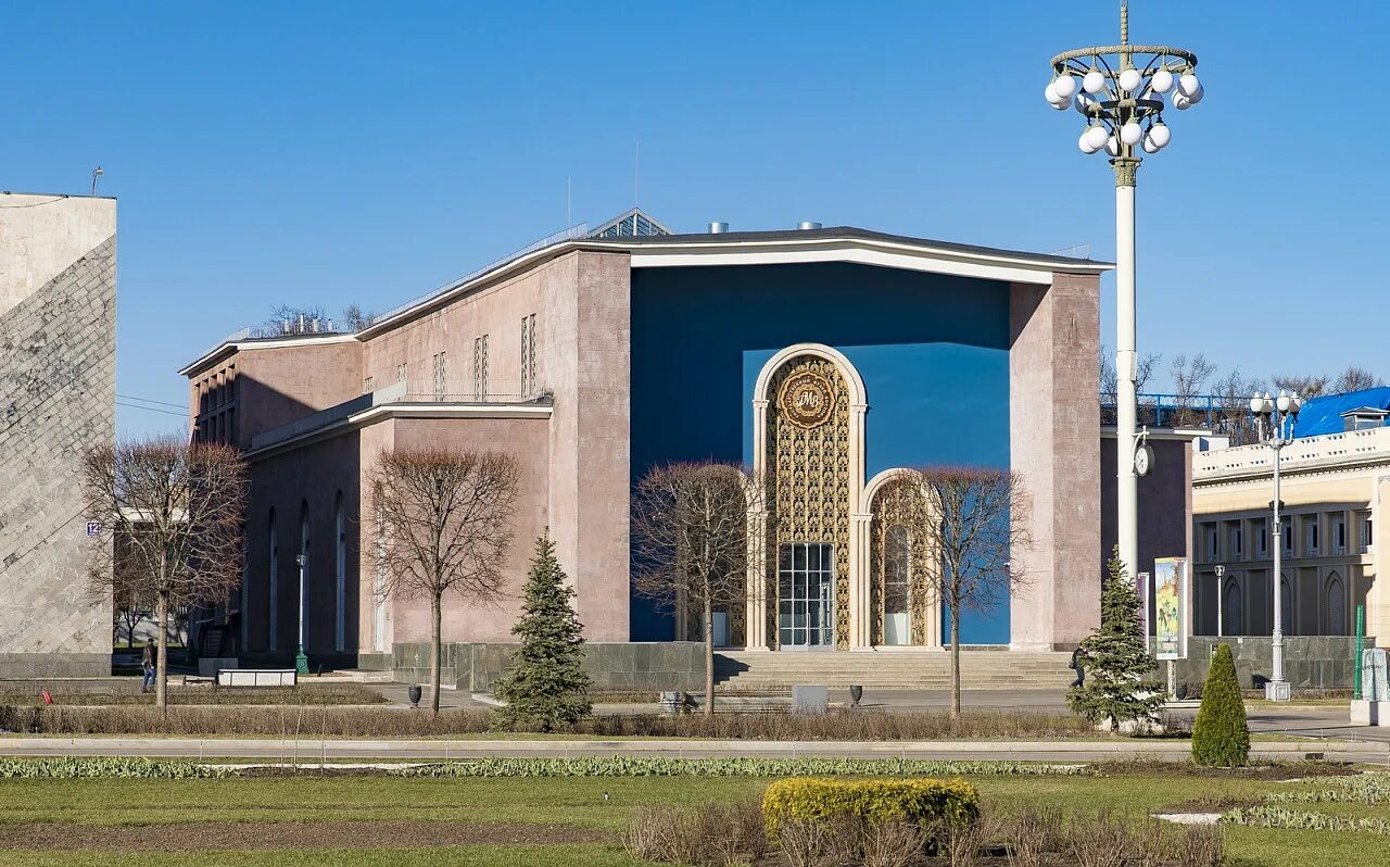 Павильон 13. Павильон 13. Павильон 13 на вднх. Музей востока вднх павильон. Павильон 13 музей востока москва.