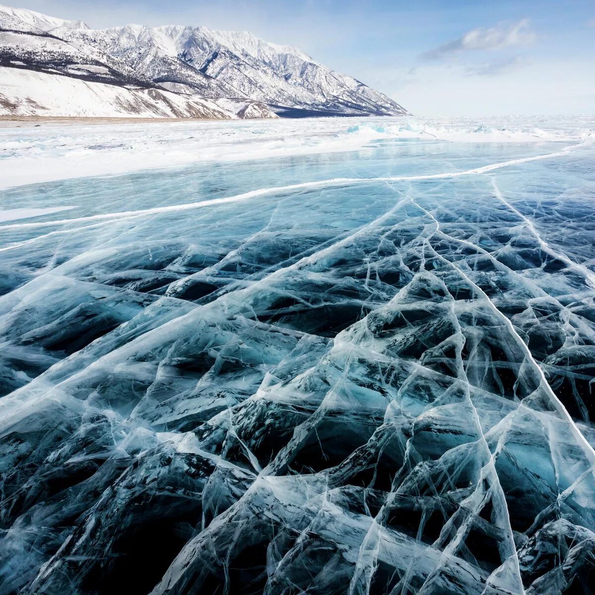Замершее салсотто. Зимний Байкал. Байкал зимой. Лед Байкала. Замерзшее озеро.