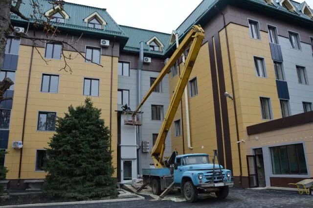 Майкоп общежитие. Жуковского 18 Майкоп поликлиника. Студенческая поликлиника Майкоп. АГУ Майкоп общежитие. Майкоп Студенческая поликлиника здание.