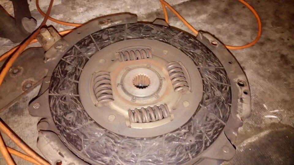 Шеви замена сцепления. Сцепление sachs шеви нива. диск сцепления нива шевроле. вилка сцепления нива шевроле. японский диск сцепления на шевроле ниву.