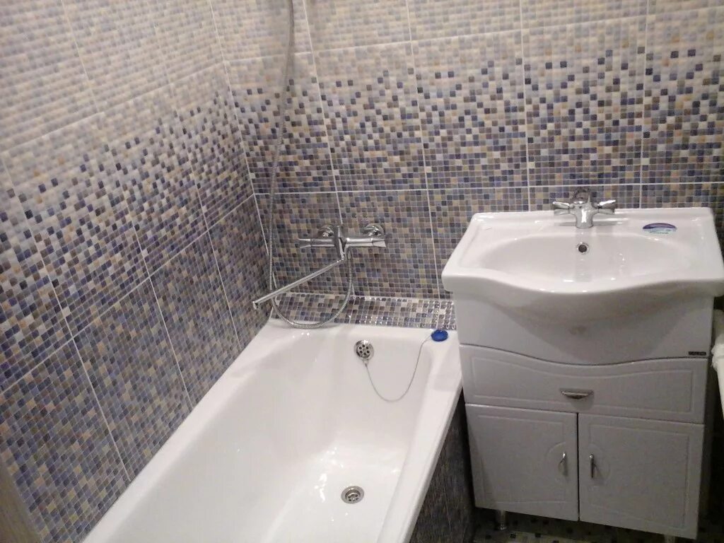 варианты косметического ремонта ванной комнаты. реставрация ванн до и после. кимры реставрация ванн. поврежденная акриловая ванна. реставрация ванн в краснодаре.