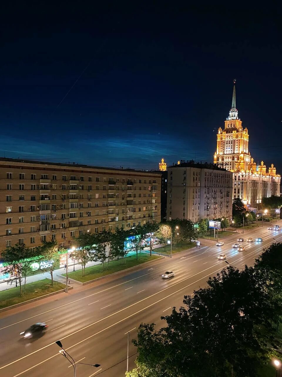 Москва ночью. Московская ночь.. Облака Москва. Москва лето.