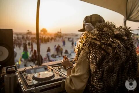 Burning man dj