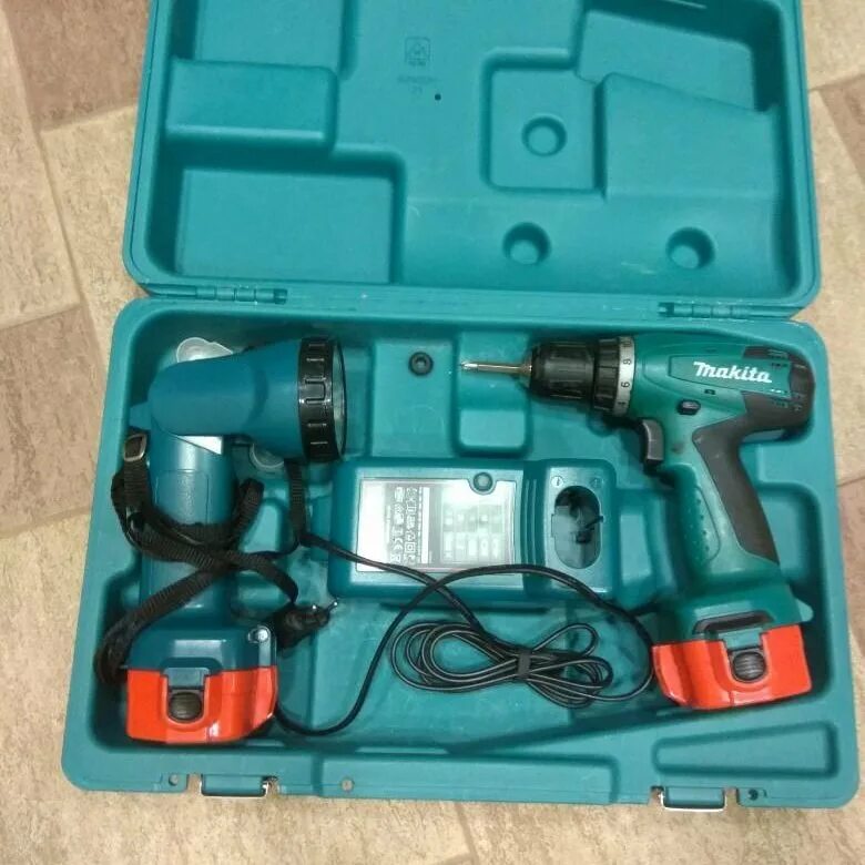 Makita 6271d. Шуруповерт Макита 6271d. Makita 6271d кейс. Набор Makita 6271d фонарь. Макита 6271d купить