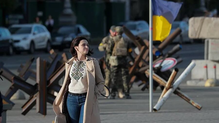 Готовься на украинском. Территориальная оборона. Готовься на украинском. Территориальная оборона украины с деревянными автоматами. Готовься на украинском.