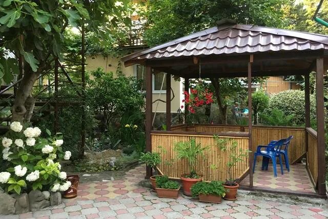 Лазаревское энтузиастов 6 гостевой дом. Лазаревское ул энтузиастов. Лазаревское энтузиастов 6-атмосфера. Лазаревское энтузиастов 6. Лазаревское энтузиастов 6-атмосфера.