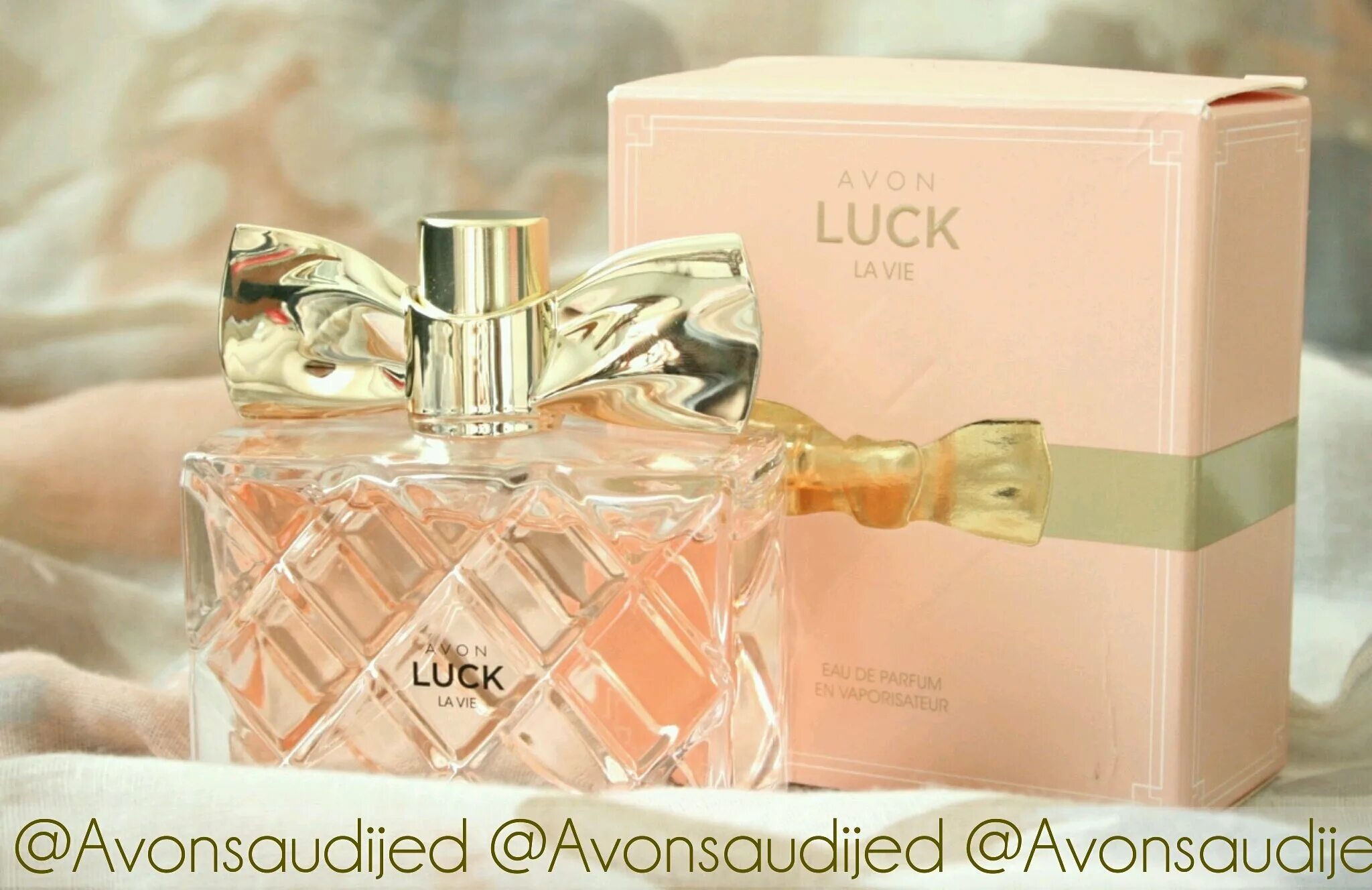 Духи эйвон розовые. Духи эйвон luck la vie. Парфюмерная вода Avon luck la vie 50мл. Avon luck la vie 50 мл. Туалетная вода эйвон luck ла вие.