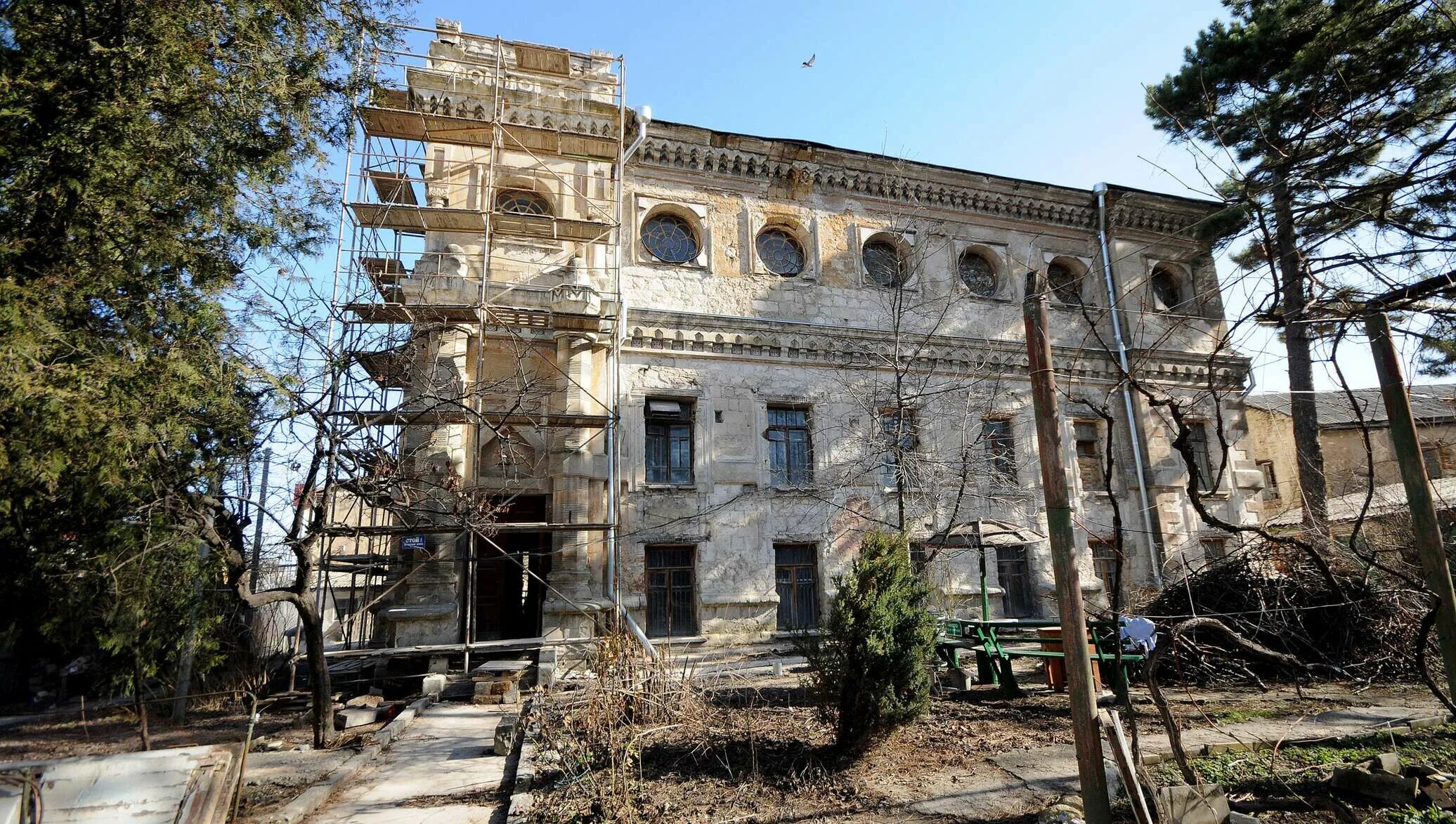 Реставрация крыма. Замок ласточкино гнездо после реконструкции в крыму. Крым реставрация. Реставрация крыма. Ласточкино гнездо реконструкция.