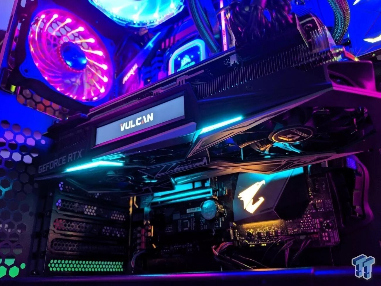 Rtx 2080 ti aorus xtreme. Rtx 3080 с подсветкой. Видеокарта msi 2080. Rtx 2080 ti z. Gigabyte aorus rtx 2080 ti.