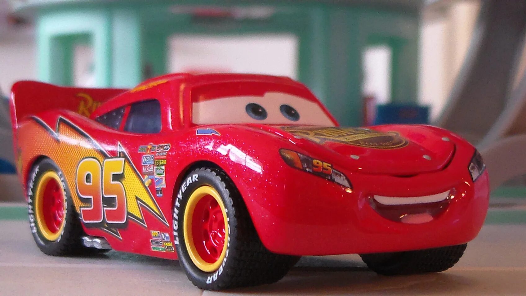 Страшный маквин. Молния Маквин Маккуин. Тачки молния Маккуин. Cars Lightning MCQUEEN.