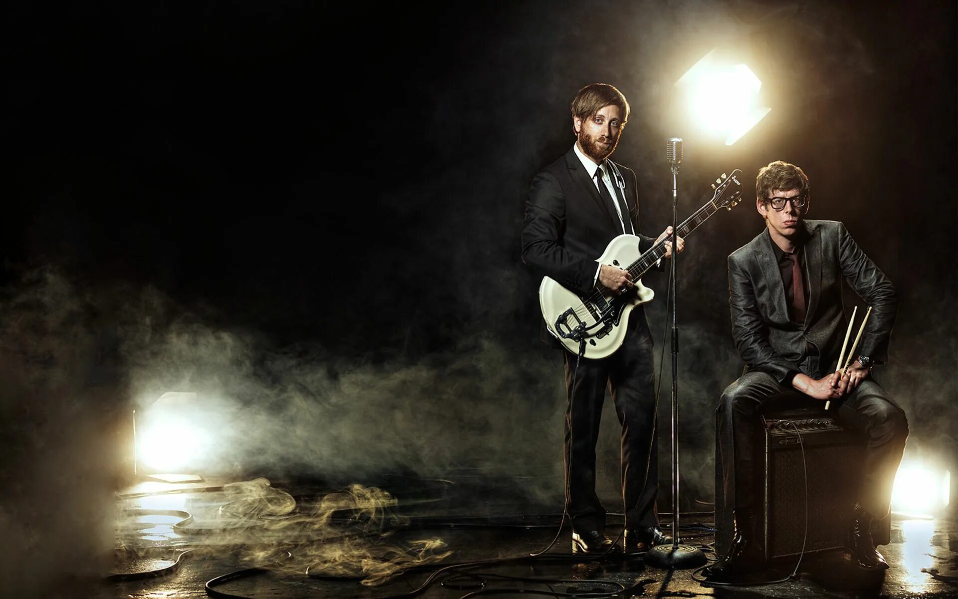 Музыка тем кто с нами. Группа the black keys. дэн ауэрбах. the black keys гитарист. обложки музыкальных групп.