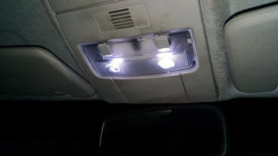 Срочно ищу плафон Volkswagen Golf Mk4, 1,6 л, 2001 года другое DRIVE2