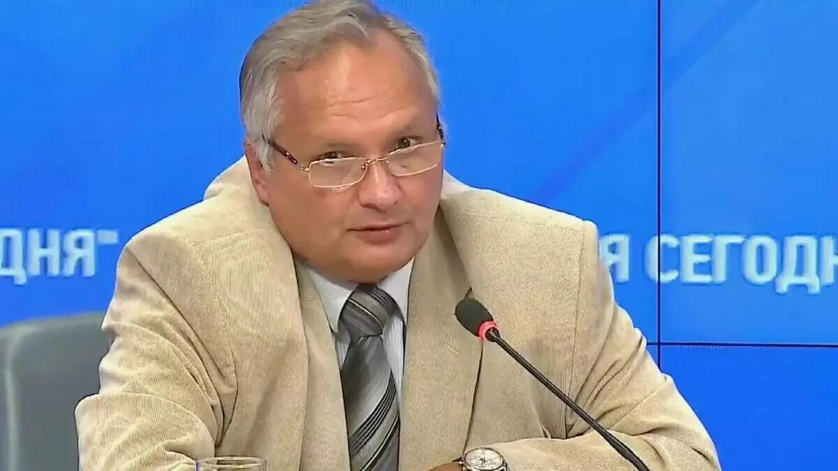 Политолог суздальцев последнее. Политолог суздальцев последнее