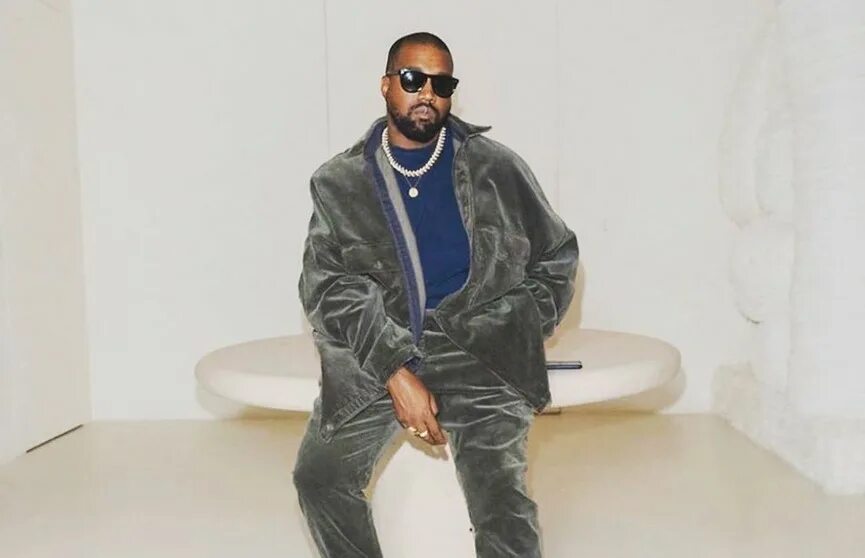 Kanye west talking once again. Канье уэст рэпер. kanye west 2025. eazy канье уэст.