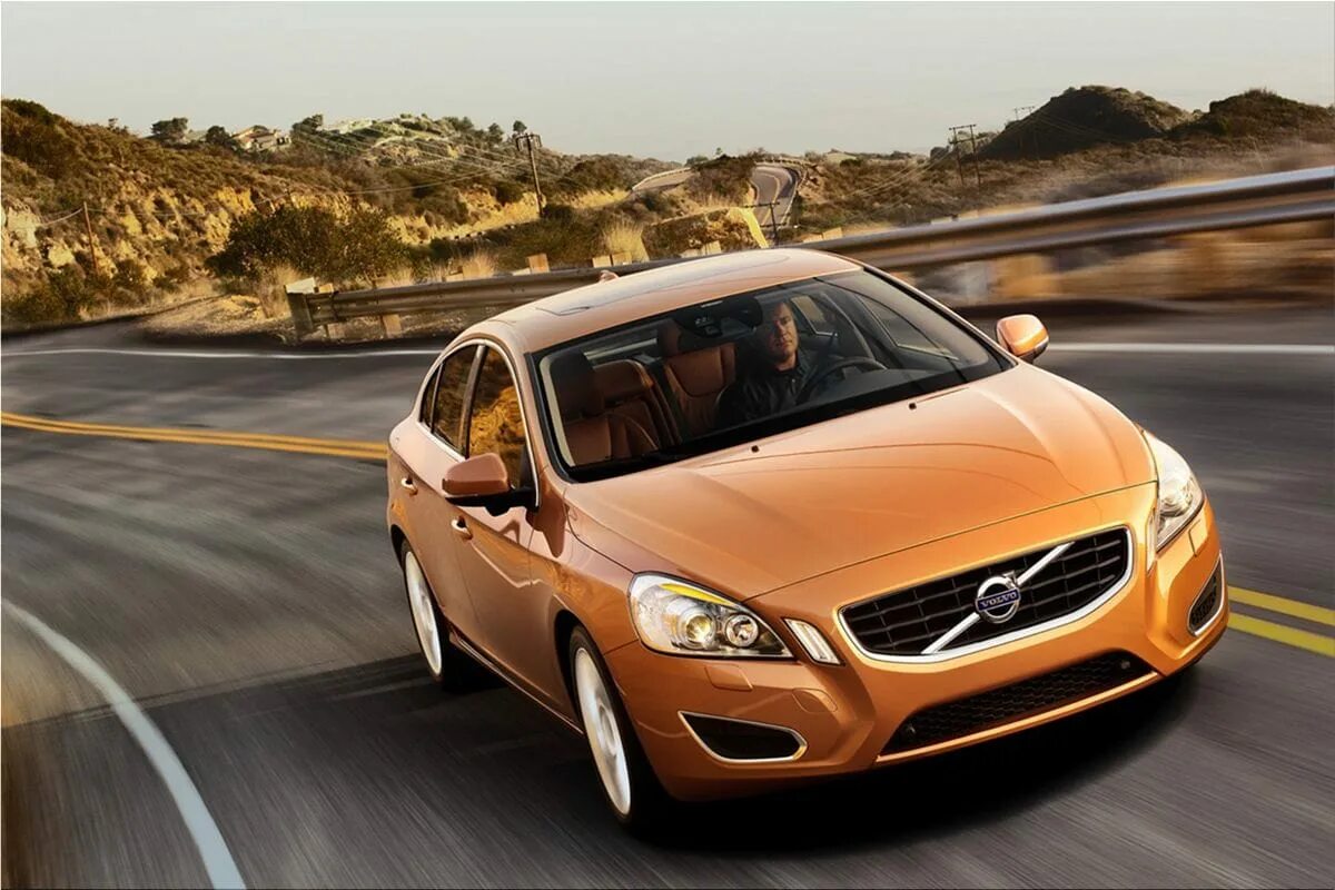 Volvo cars. Volvo s60, 2010 Золотая. Volvo s60 2010. Volvo s60 2011. Вольво s60 рыжая.