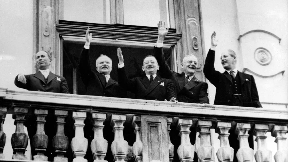Объединение австрии 1955. Договор с австрией 1955. Хрущев 1955. Договор о независимости австрии 1955. Заключение мирного договора с австрией 1955.