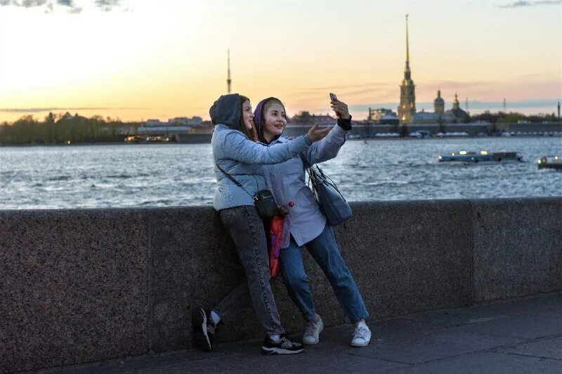 Романтика белых ночей в санкт-петербурге. Белые ночи в санкт-петербурге полночь. Романтика белых ночей. Романтика белых ночей. Петербург в сумерках.