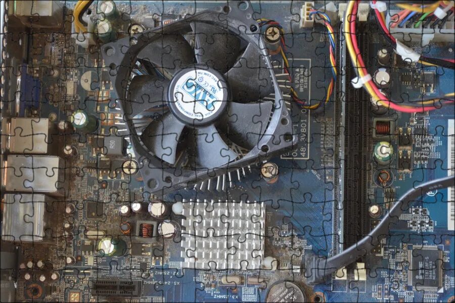 В какую сторону вентилятор процессора. Cpu fan материнская плата. вентилятор на материнской плате. вентилятор в компьютере на материнской плате. материнская плата с кулером.