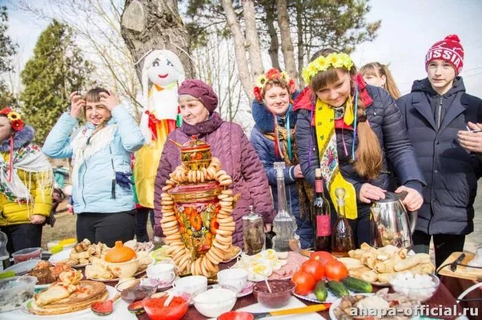 Весело отметили масленицу. Масленица на Кубани. Масленица Кубанские традиции. Народные гуляния Масленица на Кубани. Масленица на Кубани традиции.