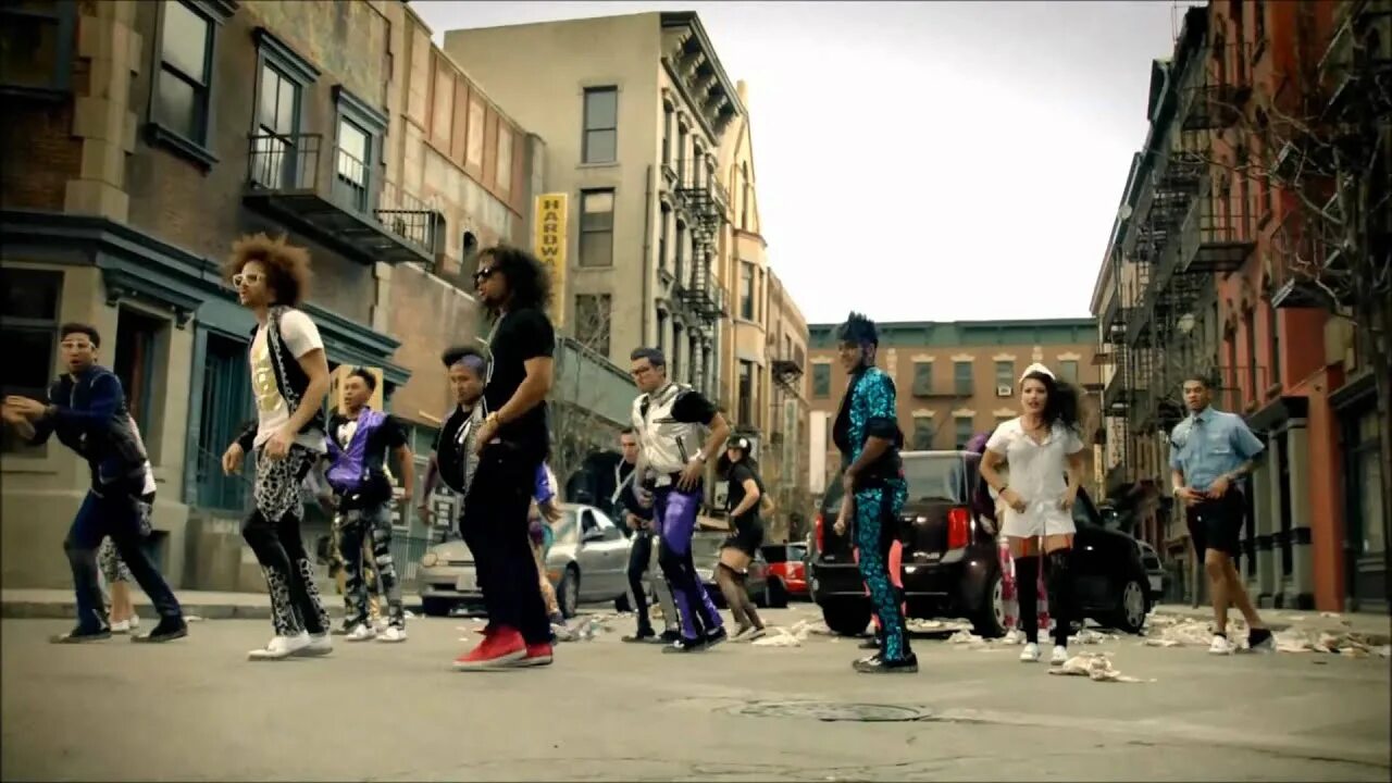 Every day im shuffle in перевод. Lmfao everyday i&#039;m shuffling. эври мииии клип. lmfao ft. lauren bennett, goonrock - party rock anthem. everyday im shuffling клип.