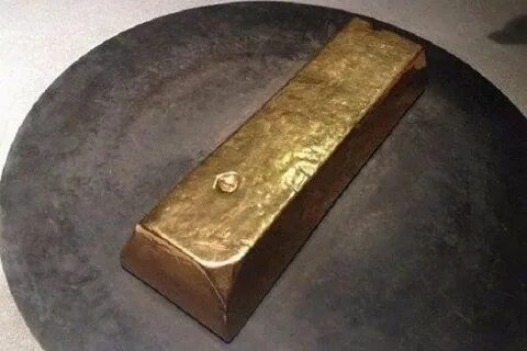 Нашли 2 слитка золота