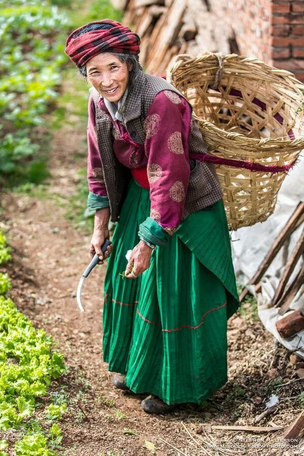 British woman Villagers. British Village women old photos. Village women