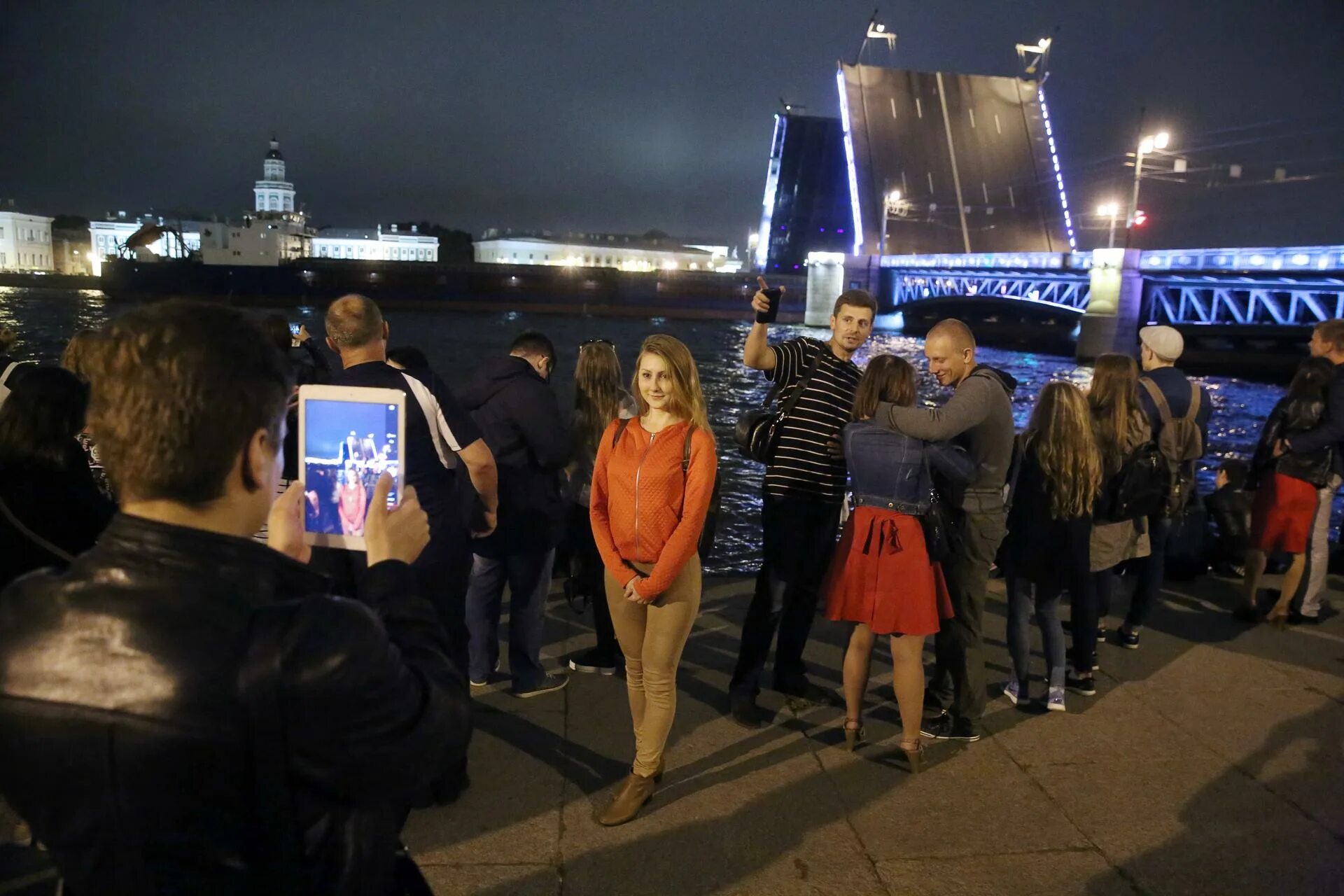 26 мая в петербурге. Разводные мосты в санкт-петербурге. петербург разводные мосты. дворцовый мост. мосты разводятся.