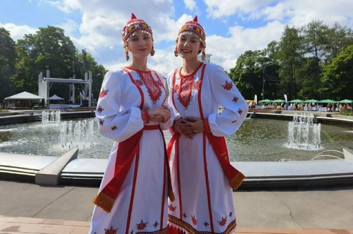 Акатуй в москве. Московские чуваши. Чувашская народная республика. Навруз в чувашии. Чувашский народный ансамбль илем.