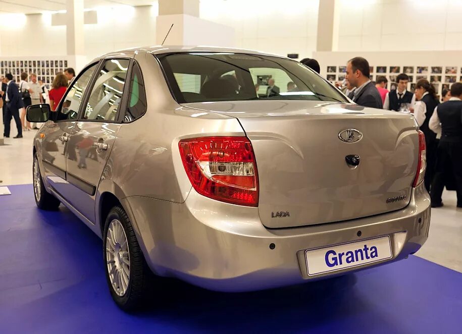 Авто новые гранты тольятти. Автосалон ваз. Renault nissan автоваз конвейер. Автосалон ваз. Авто новые гранты тольятти.