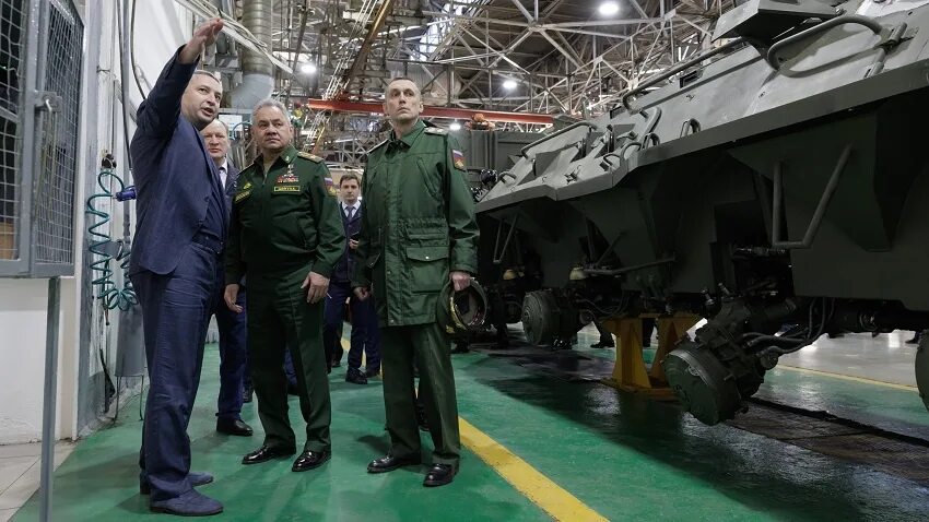 Шойгу посетил омсктрансмаш. Шойгу амз. День амз. Оборонный комплекс. Амз впк.